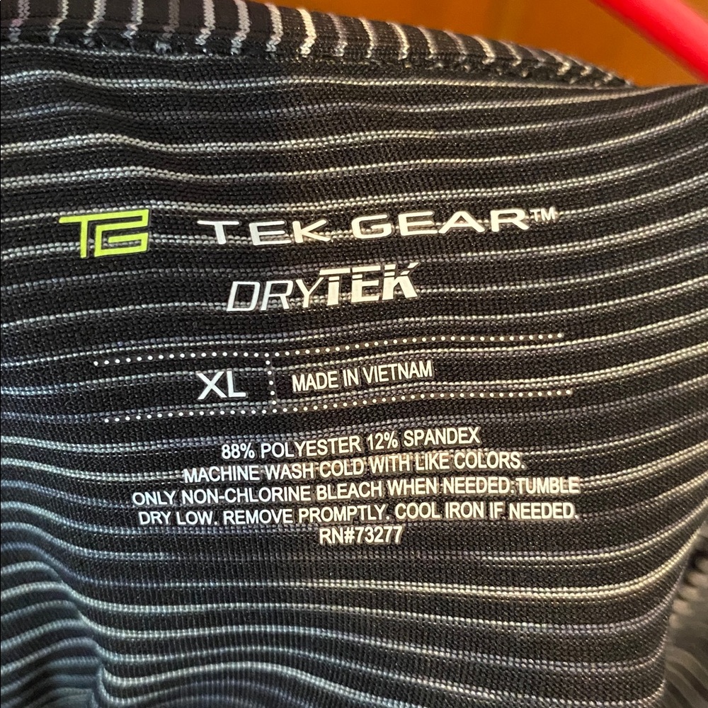 Tek Gear DryTek Long Sleeve Athletic Tee - Picture 4 of 6